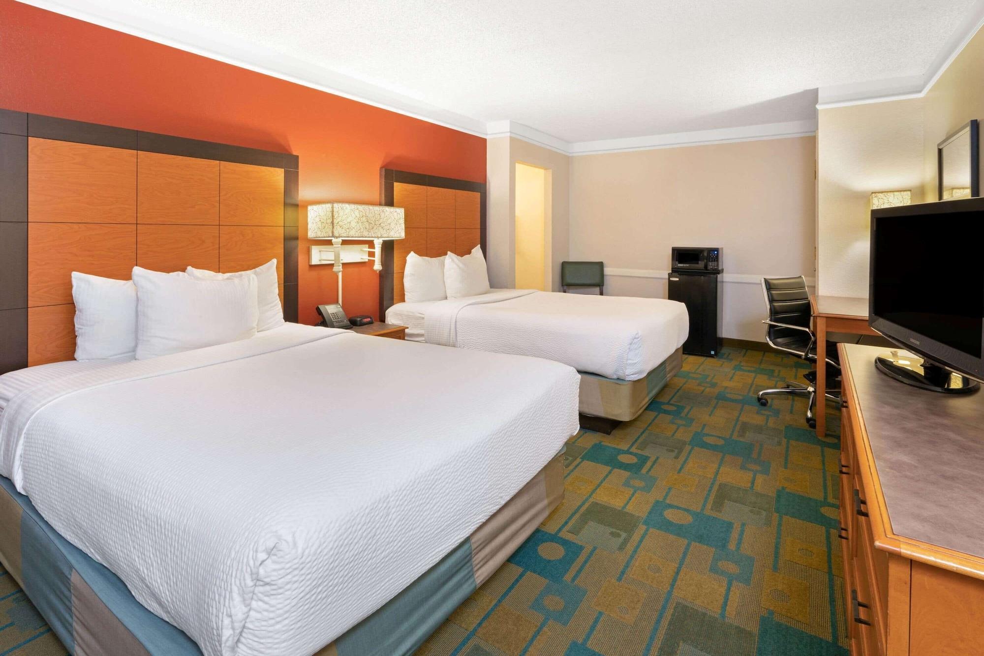 La Quinta Inn By Wyndham Phoenix Sky Harbor Airport Tempe Esterno foto
