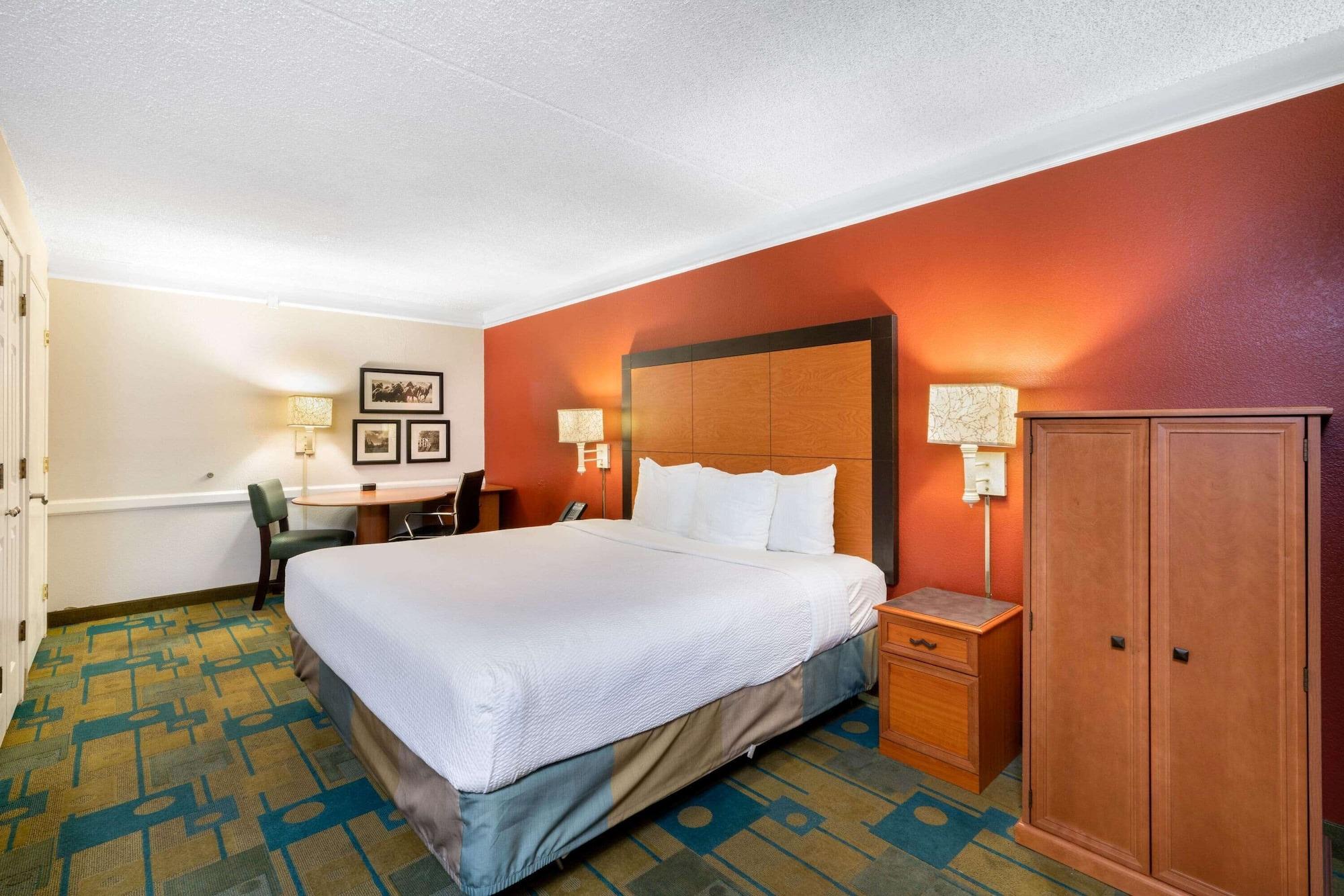 La Quinta Inn By Wyndham Phoenix Sky Harbor Airport Tempe Esterno foto