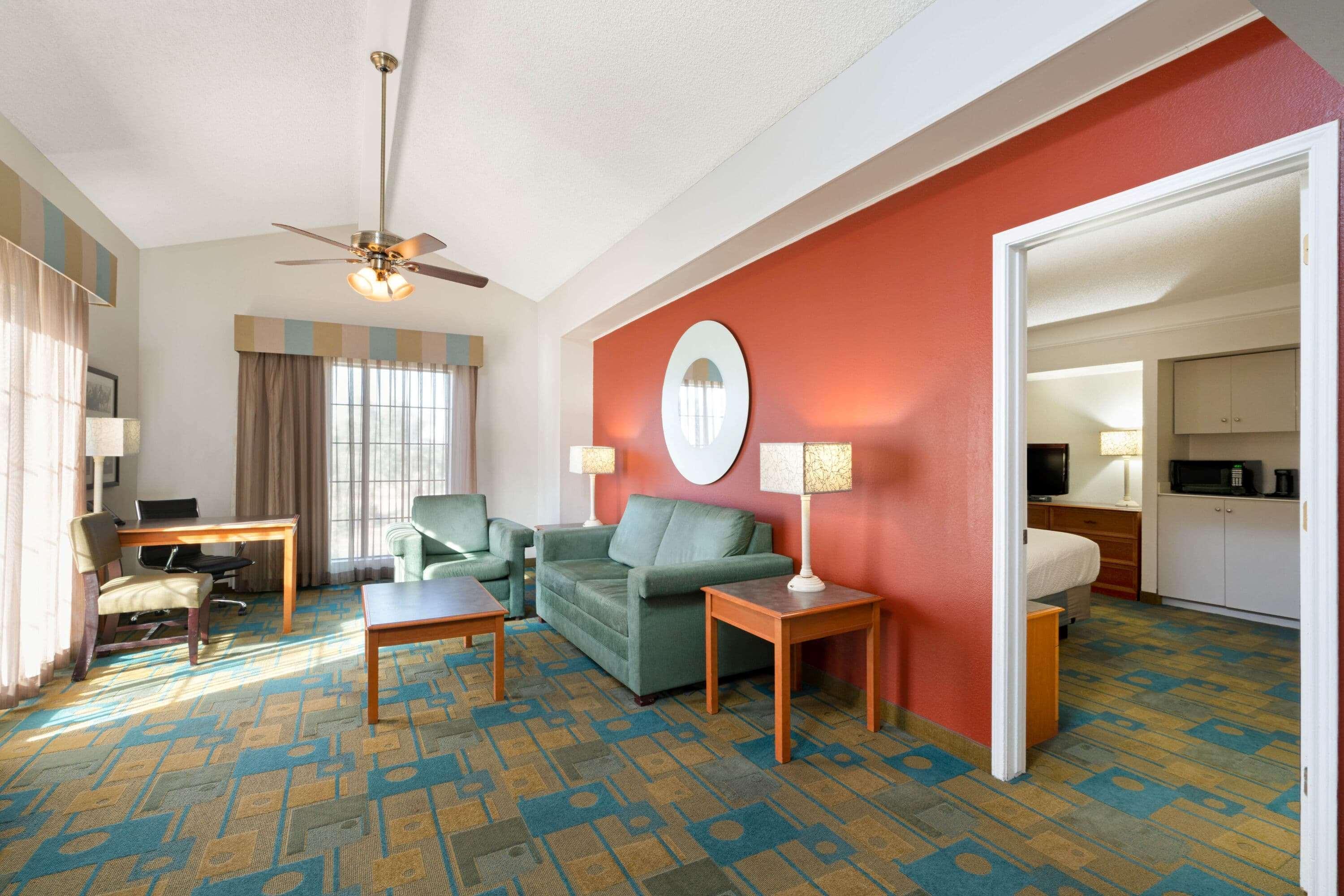 La Quinta Inn By Wyndham Phoenix Sky Harbor Airport Tempe Esterno foto