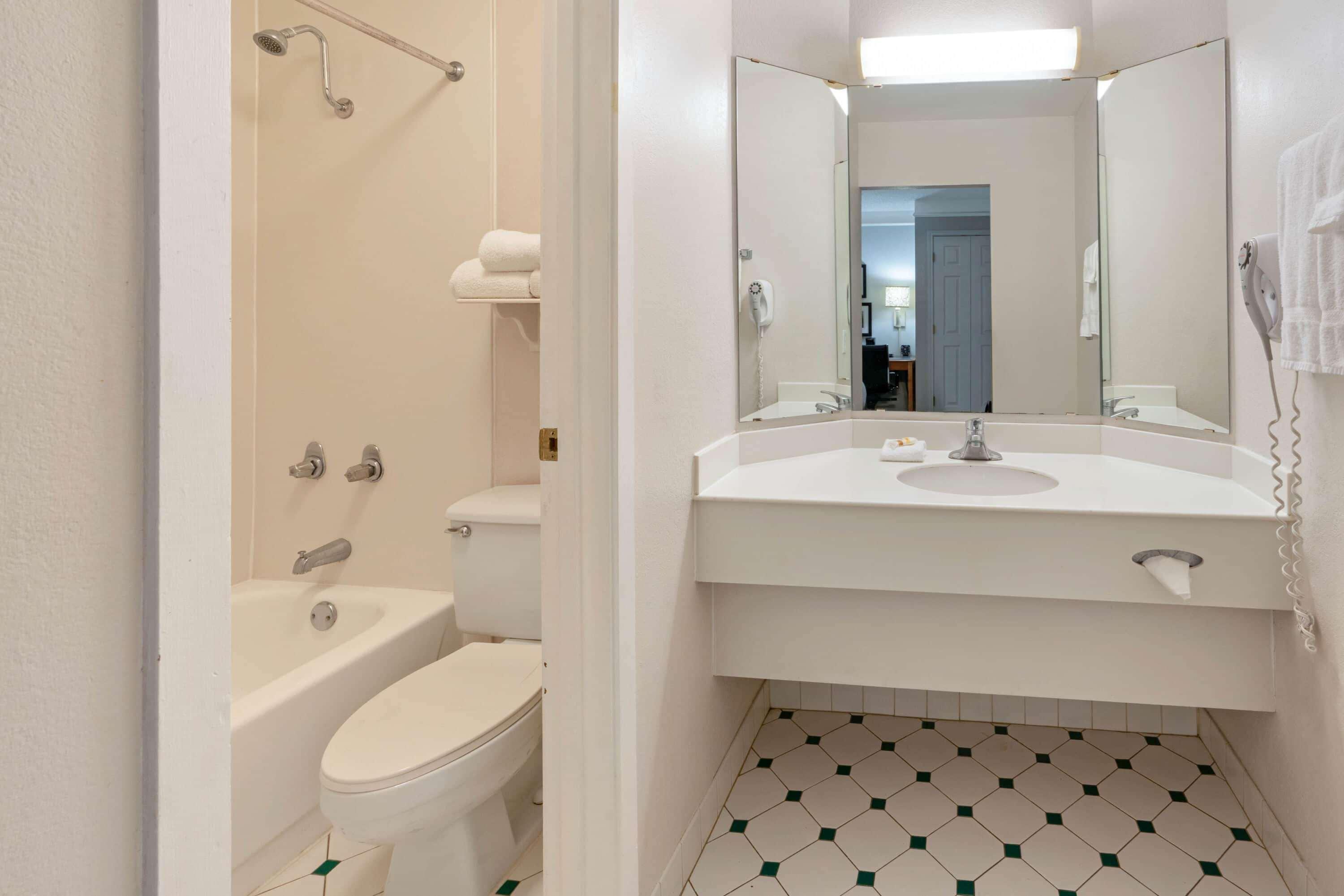La Quinta Inn By Wyndham Phoenix Sky Harbor Airport Tempe Esterno foto