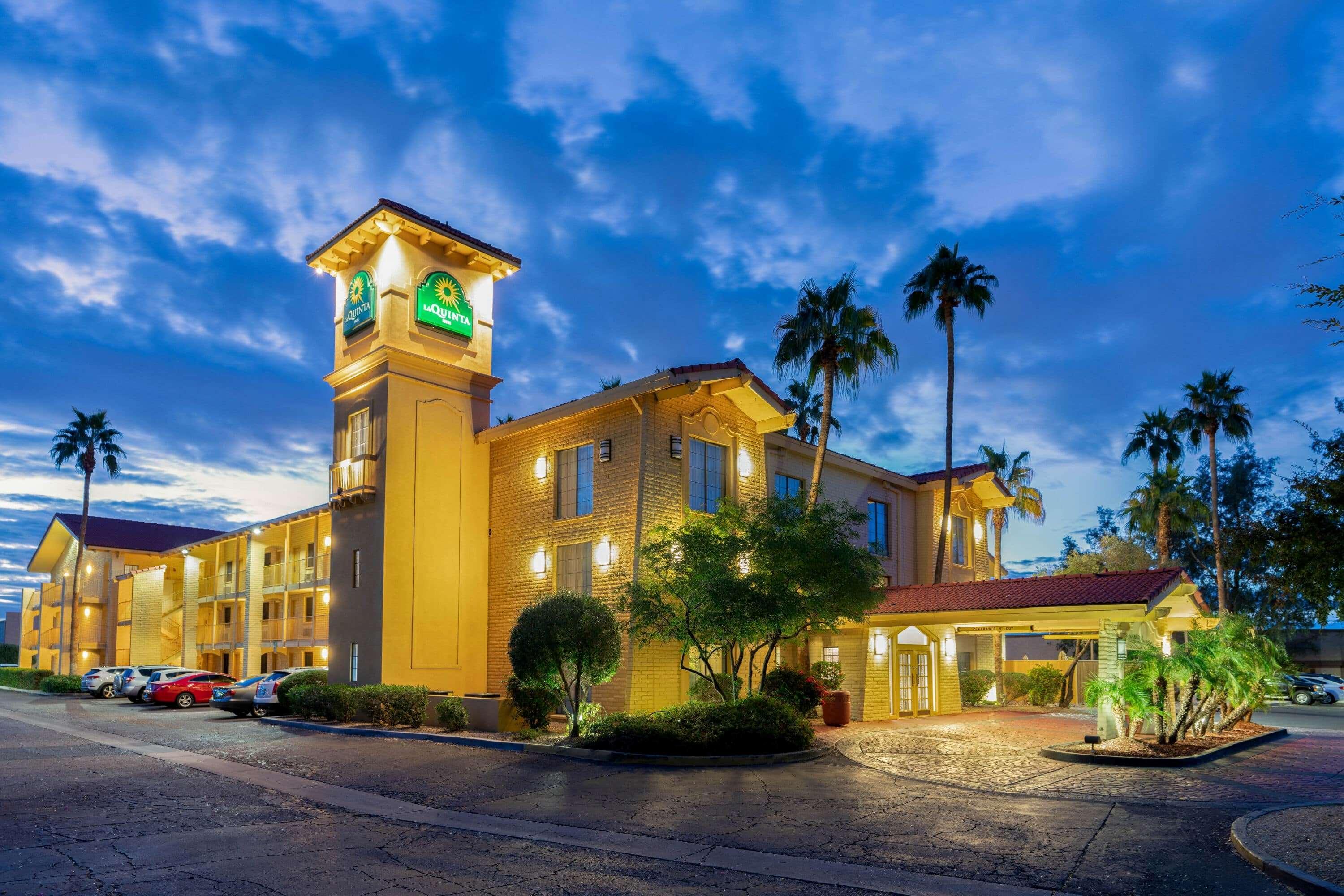 La Quinta Inn By Wyndham Phoenix Sky Harbor Airport Tempe Esterno foto