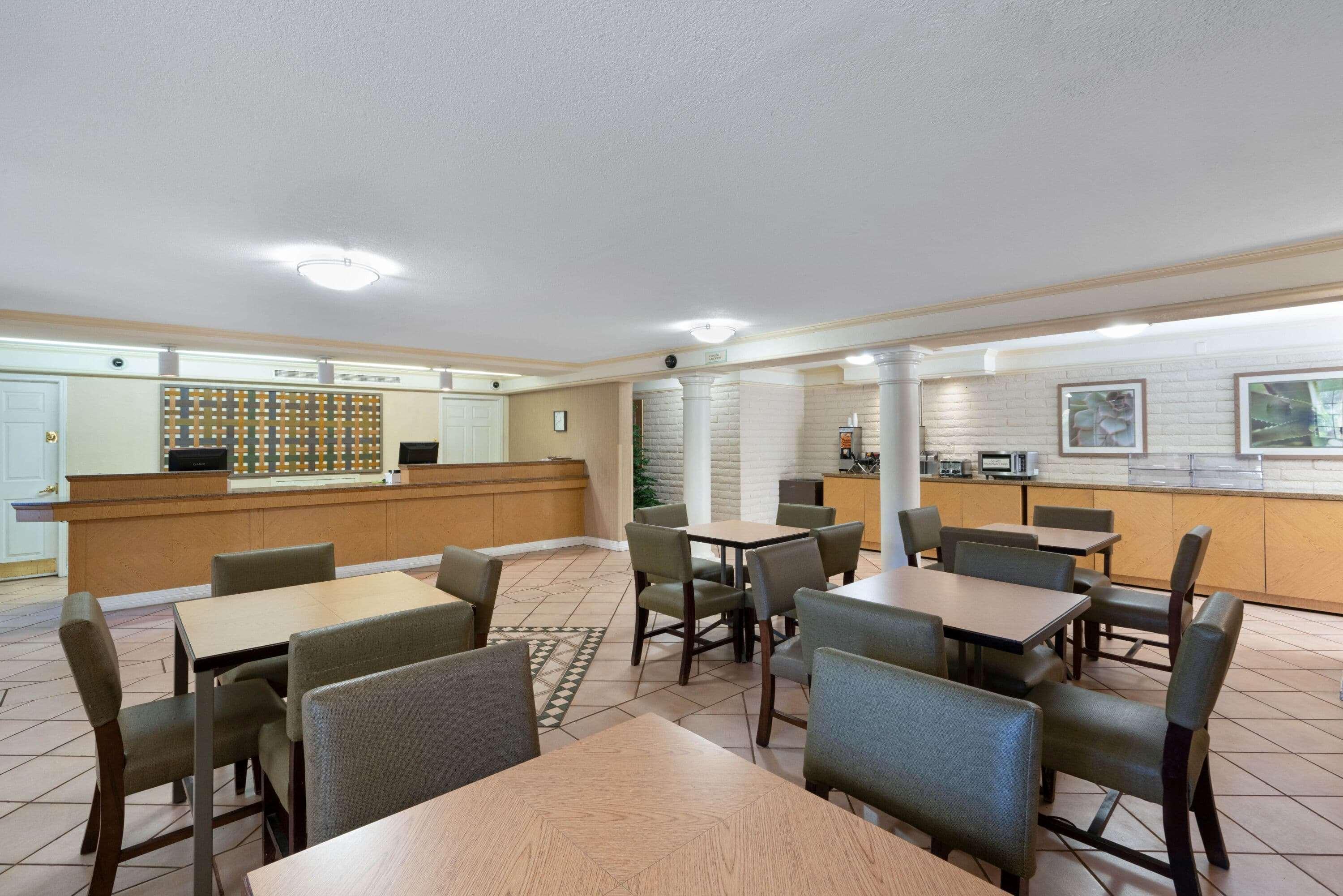 La Quinta Inn By Wyndham Phoenix Sky Harbor Airport Tempe Esterno foto