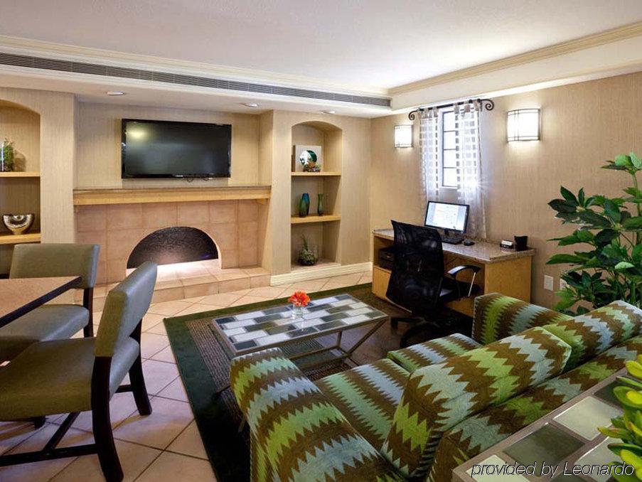 La Quinta Inn By Wyndham Phoenix Sky Harbor Airport Tempe Esterno foto