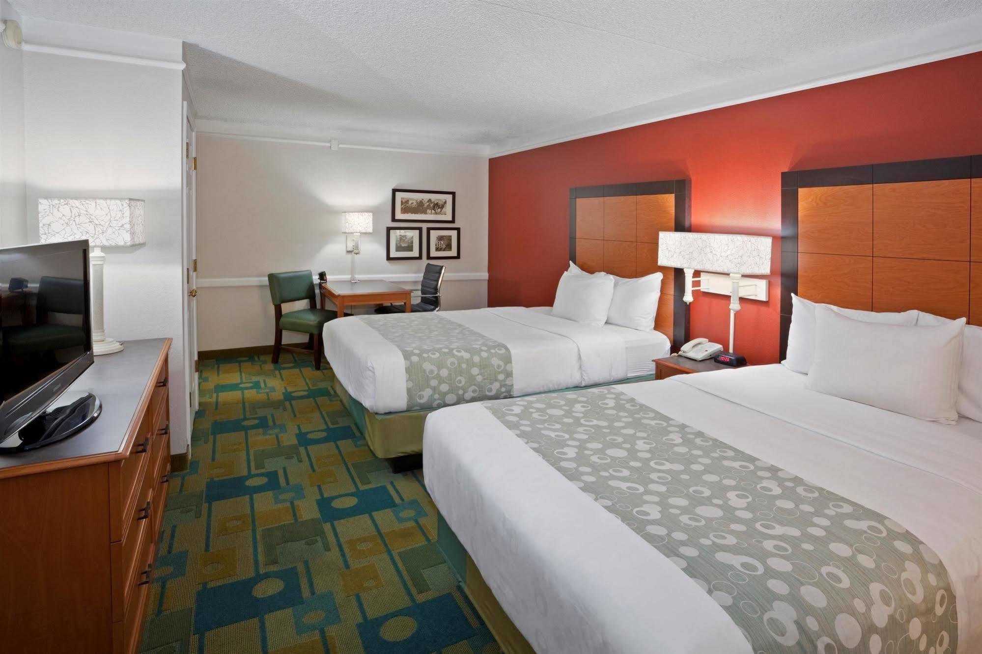 La Quinta Inn By Wyndham Phoenix Sky Harbor Airport Tempe Esterno foto
