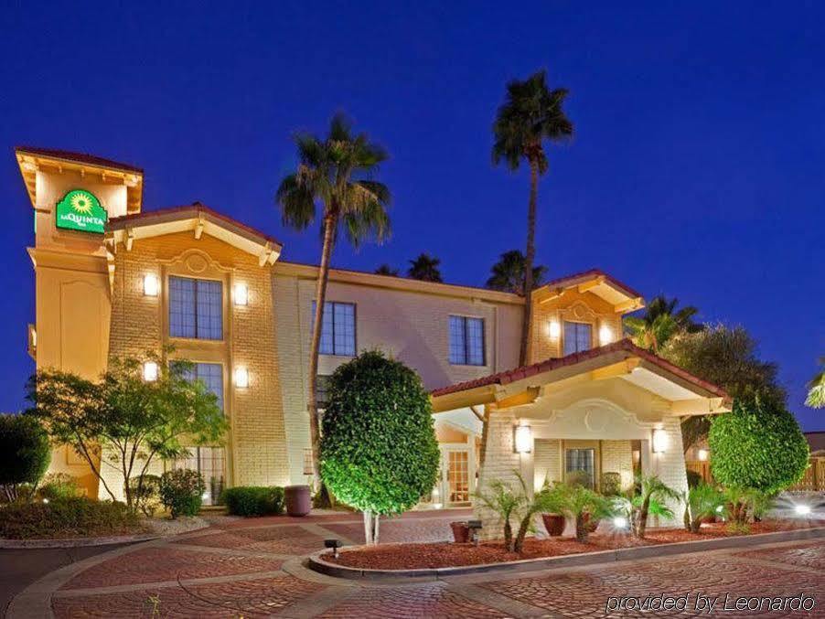 La Quinta Inn By Wyndham Phoenix Sky Harbor Airport Tempe Esterno foto