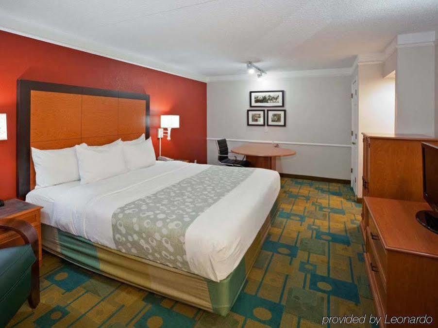 La Quinta Inn By Wyndham Phoenix Sky Harbor Airport Tempe Esterno foto