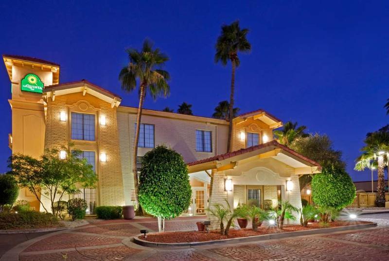 La Quinta Inn By Wyndham Phoenix Sky Harbor Airport Tempe Esterno foto