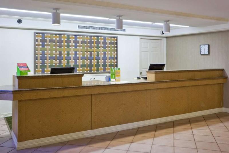 La Quinta Inn By Wyndham Phoenix Sky Harbor Airport Tempe Esterno foto